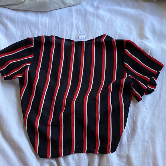 Crop top - Picture 2 of 4